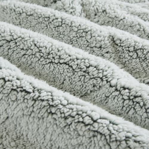 HD Designs Sherpa Comforter Set - Green Perspective: right