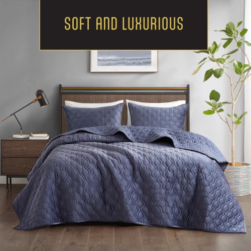 Modavari Quilt Full/Queen - Blue Perspective: right