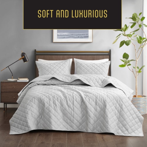 Modavari Quilt Full/Queen - Grey Perspective: right
