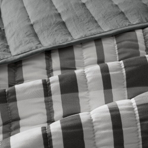 Everyday Living Microfiber Quilt - Block Stripe Perspective: right