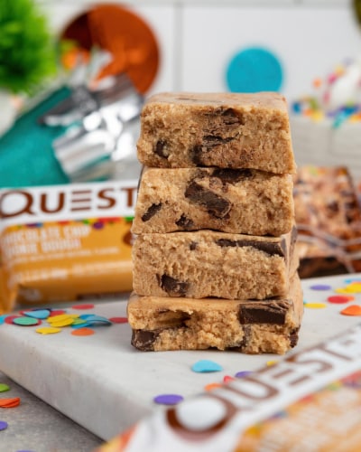 Quest Chocolate Chip Cookie Dough Protein Bars Perspective: right