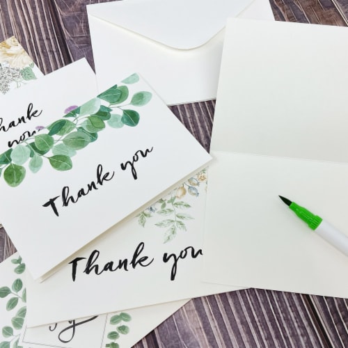 Wrapables Blank Thank You Cards with Envelopes for Special Events (Set of 4), Classic Floral Perspective: right
