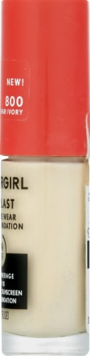 CoverGirl Outlast Extreme Wear 800 Fair Ivory Foundation Perspective: right