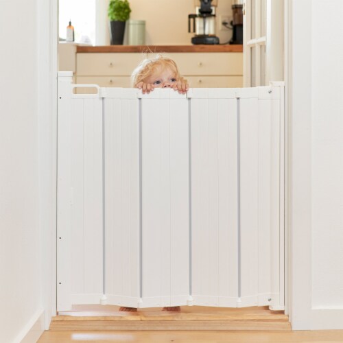 BabyDan Guard Me 21.7 36.2 In Wide Doorway Auto Foldable Safety Baby Gate White 1 Piece Pick n Save
