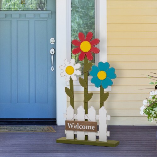 Glitzhome Wooden Trio Flowers and Fence Welcome Porch Décor Perspective: right