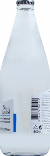 Sant Aniol Natural Mineral Bottled Water Perspective: right