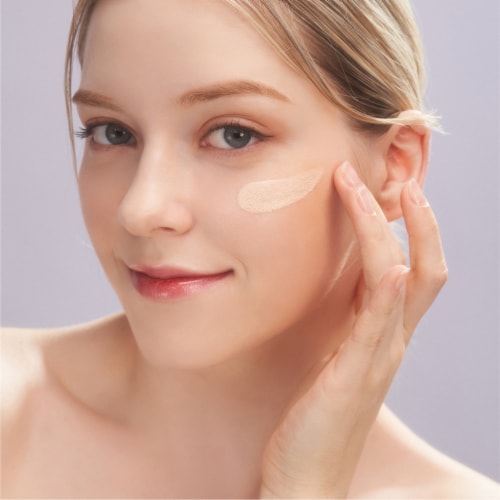 Unicorn Glow 117C Sleek Serum Foundation Perspective: right