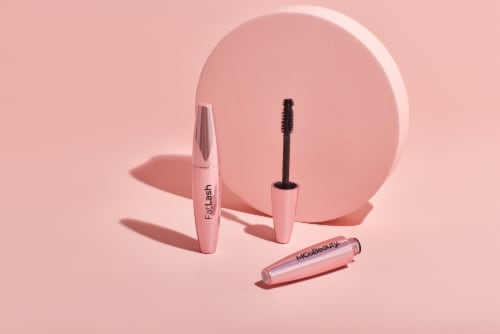MCoBeauty Fatlash Volumizing Mascara Creamy Non-Drying Non-Flaking Formula - Black Perspective: right