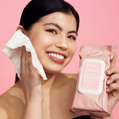 MCoBeauty Double-Sided Everyday Face Wipes Perspective: right