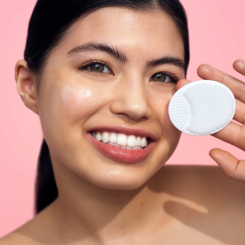 MCoBeauty Everyday Face Reusable Sponge + Silicone Pore Cleansing Duo to Lightly Exfoliate Skin Perspective: right