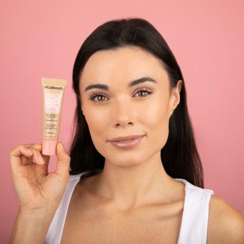 MCoBeauty Miracle BB Cream Lightweight Skin-Perfecting + Buildable Coverage - Medium Perspective: right