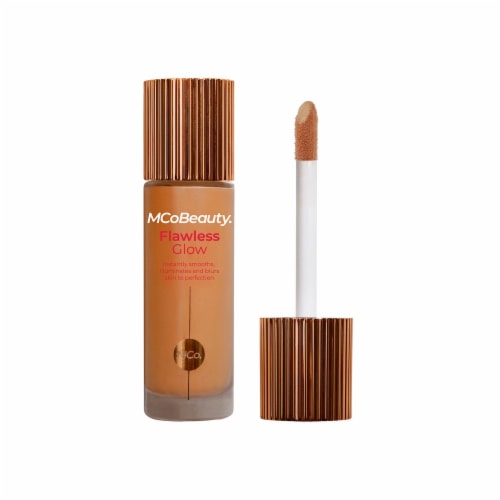 MCoBeauty Flawless Glow Luminous Filter 6.5 Natural Honey Perspective: right