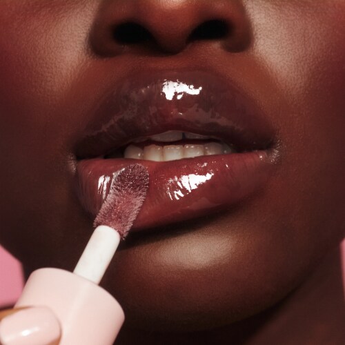 MCoBeauty Summer Daze Tinted Lip Oil - Date Night Perspective: right