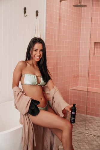 b.tan® Love at First Tan Violet Base 1-Hour Self Tan Mousse - Darker Perspective: right