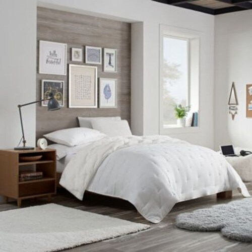 UGG® Devon Faux Sherpa 3Piece Reversible King Comforter Set in Snow