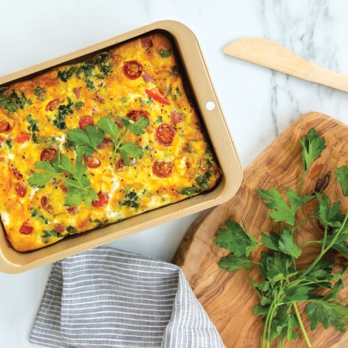 Nordic Ware Casserole Pan 1 .50 Qt Perspective: top
