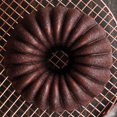 Nordic Ware Round Copper Cooling & Serving Grid Perspective: top