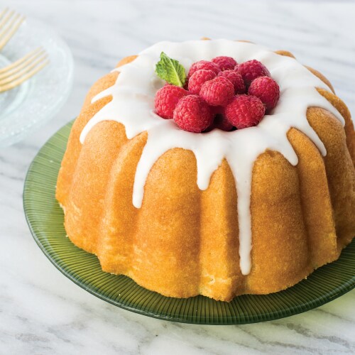 Nordic Ware 6-Cup Anniversary Bundt Pan Perspective: top