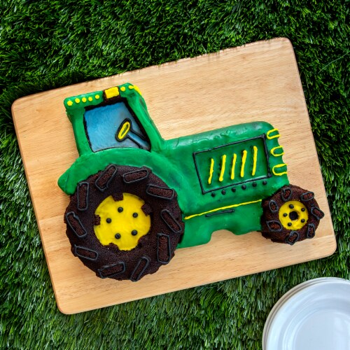 PARTY TIME TRACTOR PAN Perspective: top