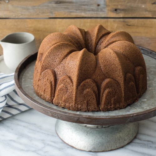 Nordic Ware Fleur De Lis Bundt Pan Perspective: top