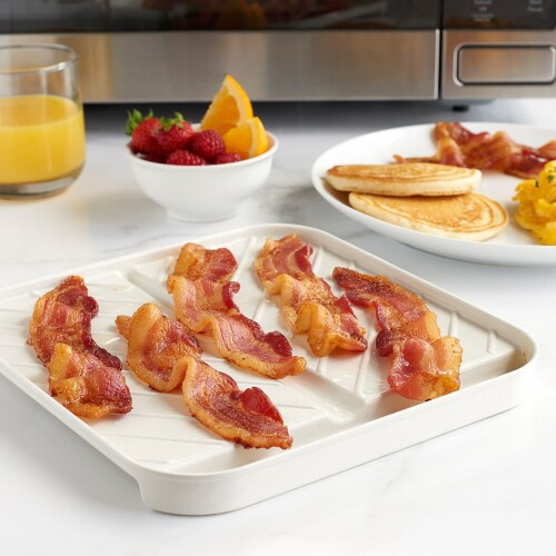 Nordic Ware® Microwave Slanted with Lid Bacon Tray, 1 - Fry's Food Stores