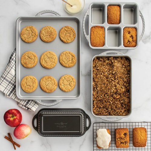 Nordic Ware Treat™ Nonstick 9x9 Square Baking Pan, 1 - Kroger