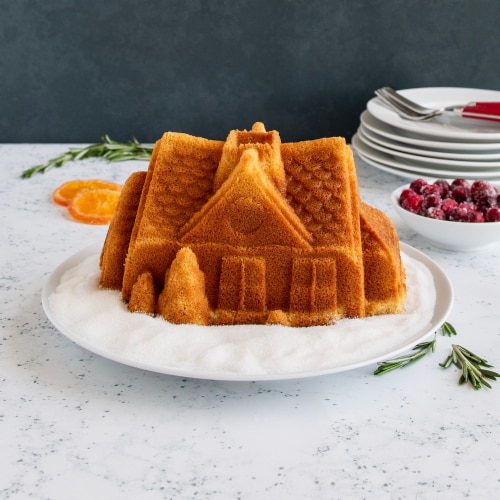 Gingerbread House Cake (Using Gingerbread House Duet Pan)