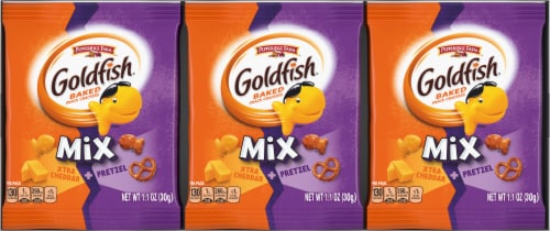 Goldfish® Mix Xtra Cheddar + Pretzel Baked Snack Crackers Lunch Packs Perspective: top