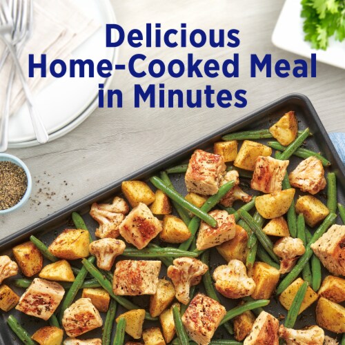 Birds Eye Sheet Pan Meals Chicken With Garlic Parmesan Seasoned Potatoes Frozen Meal Perspective: top