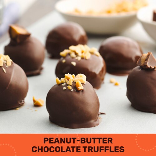 Pillsbury™ Eat or Bake REESE'S™ Peanut Butter Cookie Dough Perspective: top