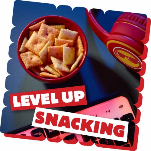 Cheez-It® DUOZ Cheddar and Parmesan Cheese Snack Crackers Perspective: top