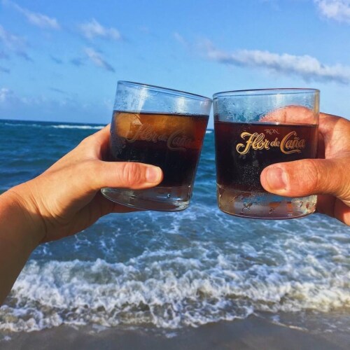 Flor de Cana 4 Anejo Oro Rum Perspective: top