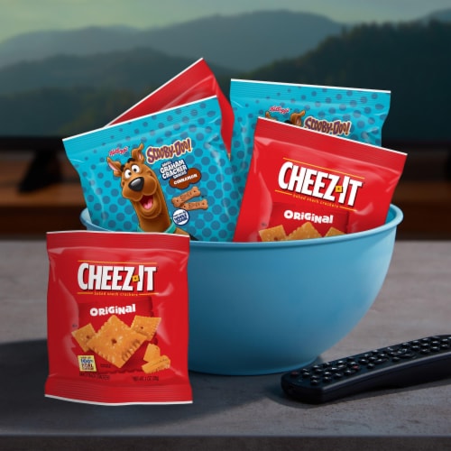 Kellogg's® Variety Pack Sweet and Salty Snacks Perspective: top