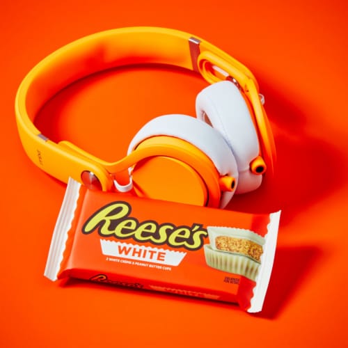 REESE'S White Creme Peanut Butter Cups Candy Pack Perspective: top