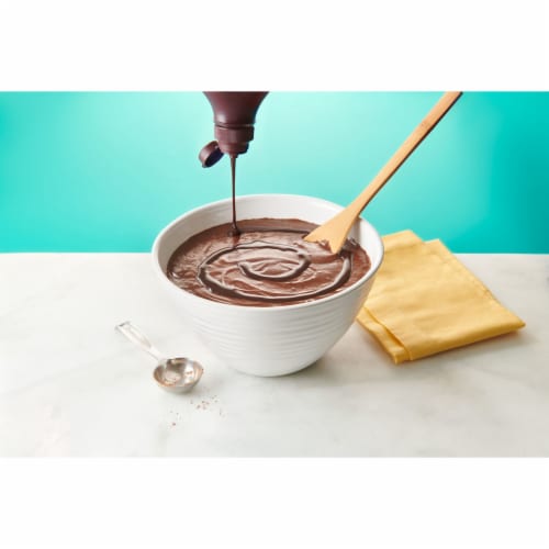 HERSHEY'S Zero Sugar Chocolate Syrup Bottle Perspective: top
