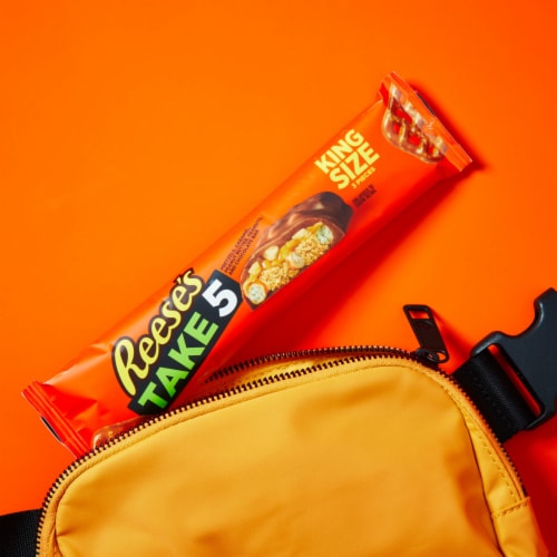 REESE'S TAKE 5 Pretzel Peanut and Chocolate King Size Candy Bar Perspective: top