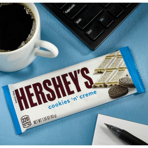 HERSHEY'S Cookies 'n' Creme Candy Bar Perspective: top