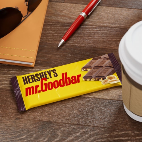 HERSHEY'S MR. GOODBAR Chocolate with Peanuts Full Size Candy Bar Perspective: top