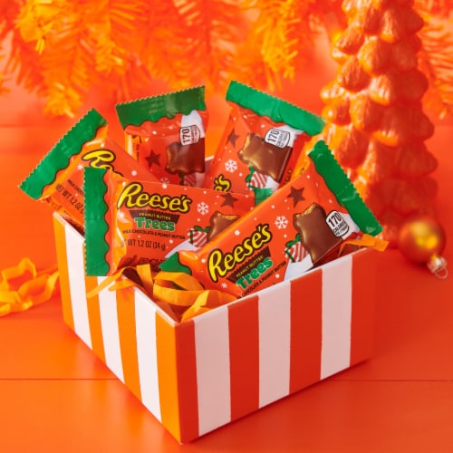 REESE'S Milk Chocolate Peanut Butter Trees Candy Christmas Pack Perspective: top