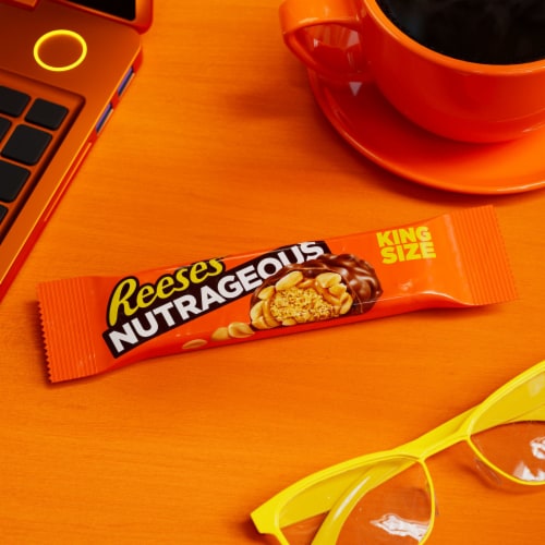 REESE'S NUTRAGEOUS Peanut Butter Caramel Peanut King Size Candy Bar Perspective: top
