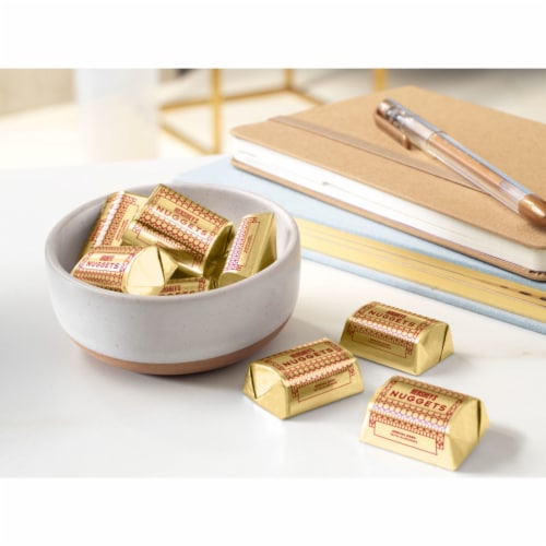 HERSHEY'S NUGGETS SPECIAL DARK Chocolate with Almonds Candy Share Pack Perspective: top