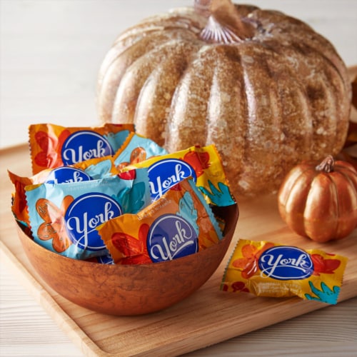 YORK Dark Chocolate Peppermint Patties Pumpkins Halloween Candy Bag Perspective: top