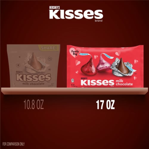 HERSHEY'S KISSES Milk Chocolate Valentine Candy Family Bag Perspective: top