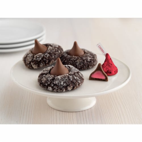 HERSHEY'S KISSES Cherry Cordial Flavored Milk Chocolate Christmas Candy Bag Perspective: top