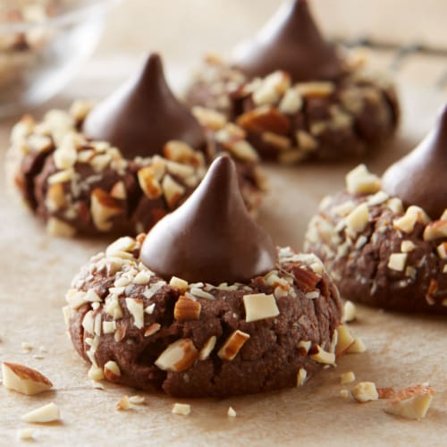 HERSHEY'S KISSES Milk Chocolate with Almonds Candy Bag Perspective: top