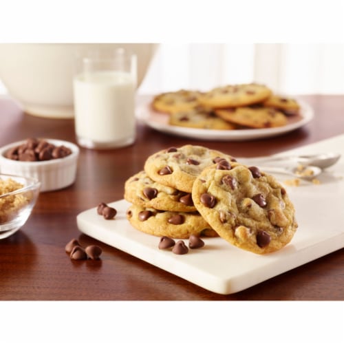 HERSHEY'S Semi-Sweet Chocolate Baking Chips Bag Perspective: top