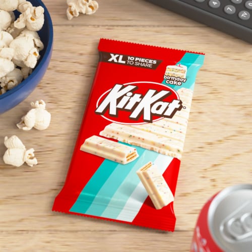 KIT KAT® Birthday Cake Flavored Wafer XL Candy Bar Perspective: top