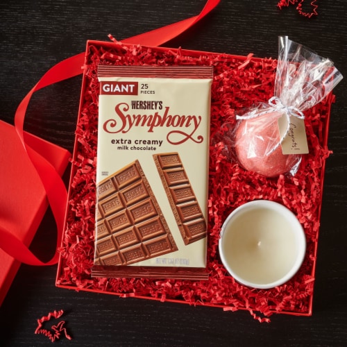 HERSHEY'S SYMPHONY Milk Chocolate Giant Candy Bar Perspective: top