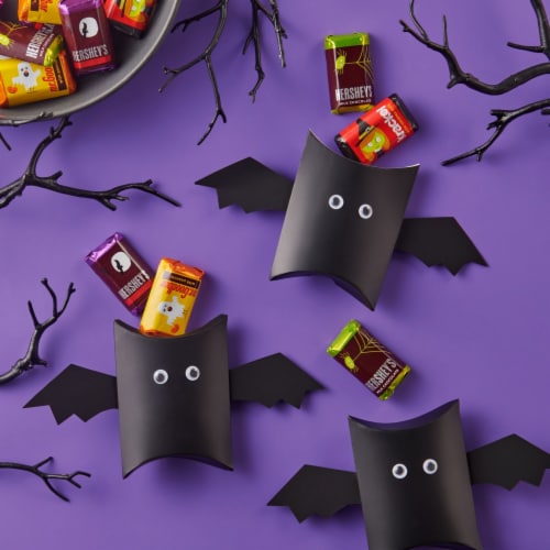 Hershey's Miniatures Halloween Candy Assortment Perspective: top