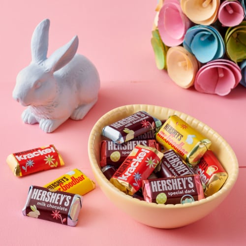 HERSHEY'S Miniatures Assorted Milk and Dark Chocolate Easter Candy Bag Perspective: top